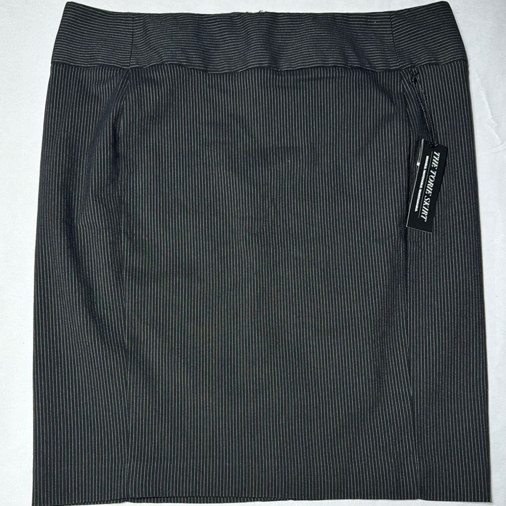 NWT Apt 9 The Torie Skirt  Black Pinstripe Skirt Size 14